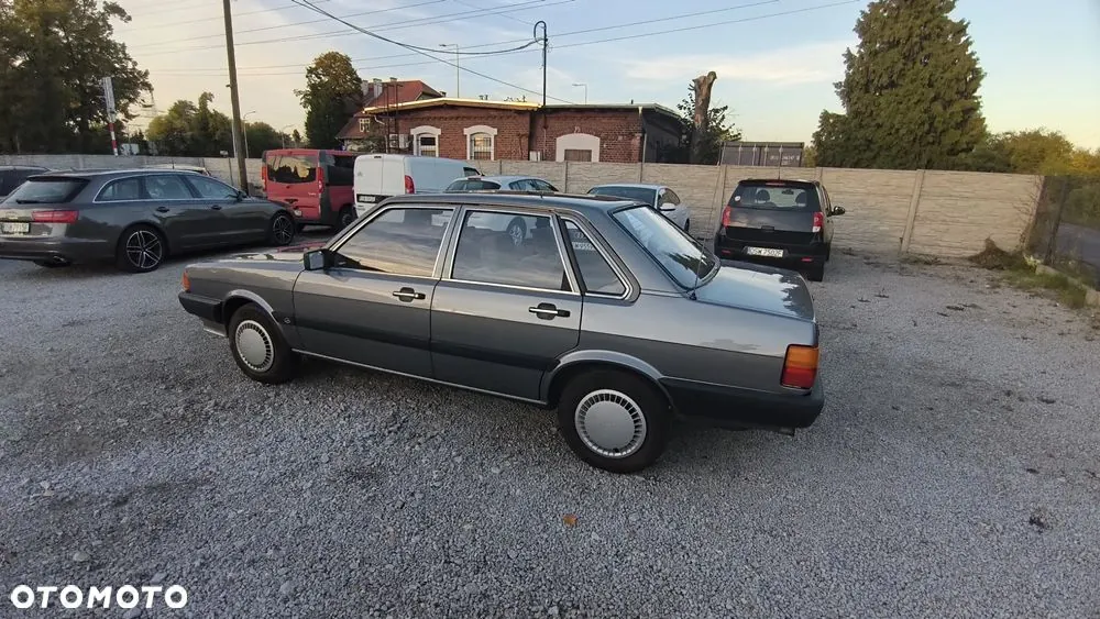 Audi 80 1984 photo 3