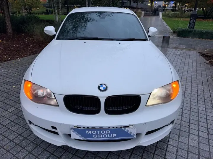 BMW 1 Series 2010 photo 2