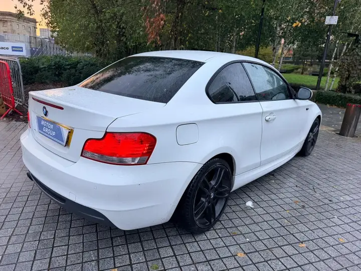 BMW 1 Series 2010 photo 5