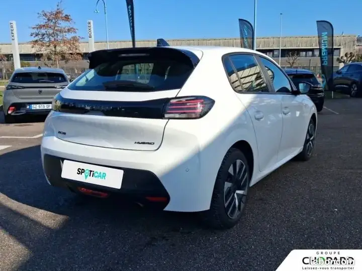 Peugeot 208 2025 photo 2