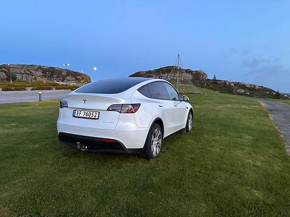Tesla Model Y 2023 photo 5