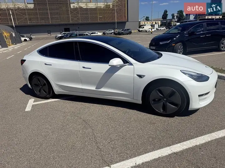 Tesla Model 3 2020 photo 4