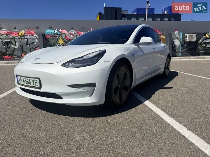 Tesla Model 3 2020 photo 3