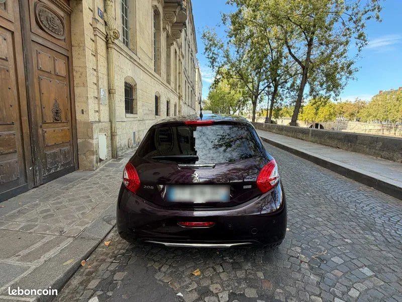 Peugeot 208 2013 photo 4
