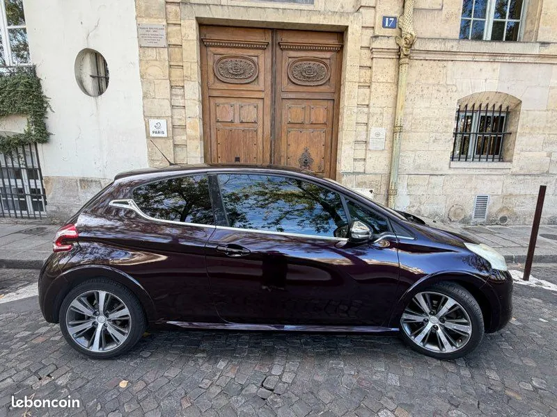 Peugeot 208 2013 photo 3