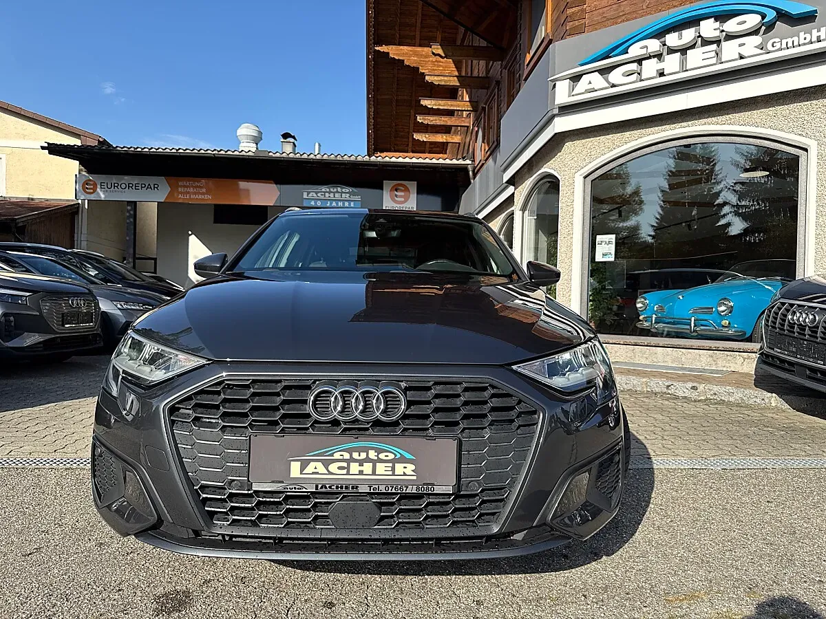 Audi A3 2022 photo 2