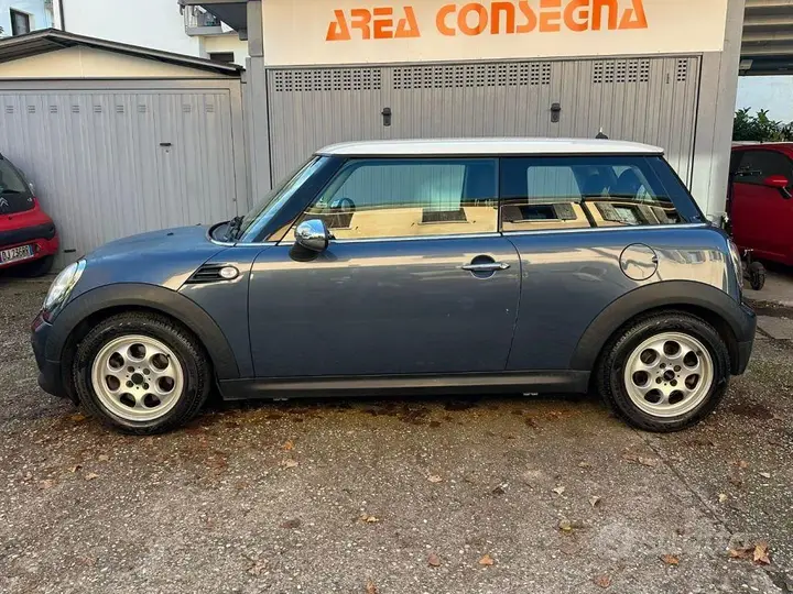Mini Cooper 2011 photo 2