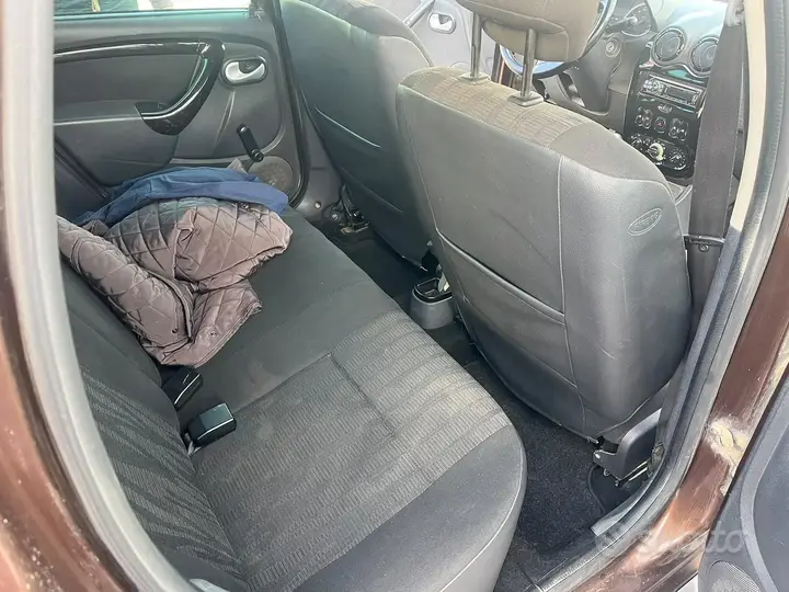 Dacia Duster 2011 photo 4