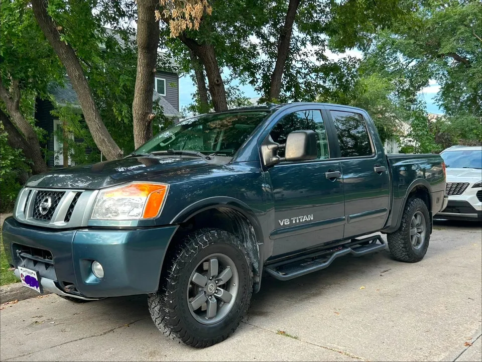 Nissan Titan 2013 photo 2
