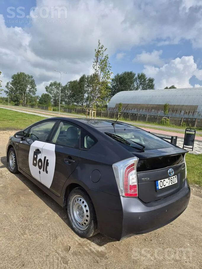 Toyota Prius 2015 photo 5
