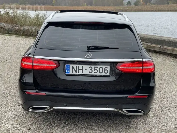 Mercedes-Benz E-Class 2018 photo 4