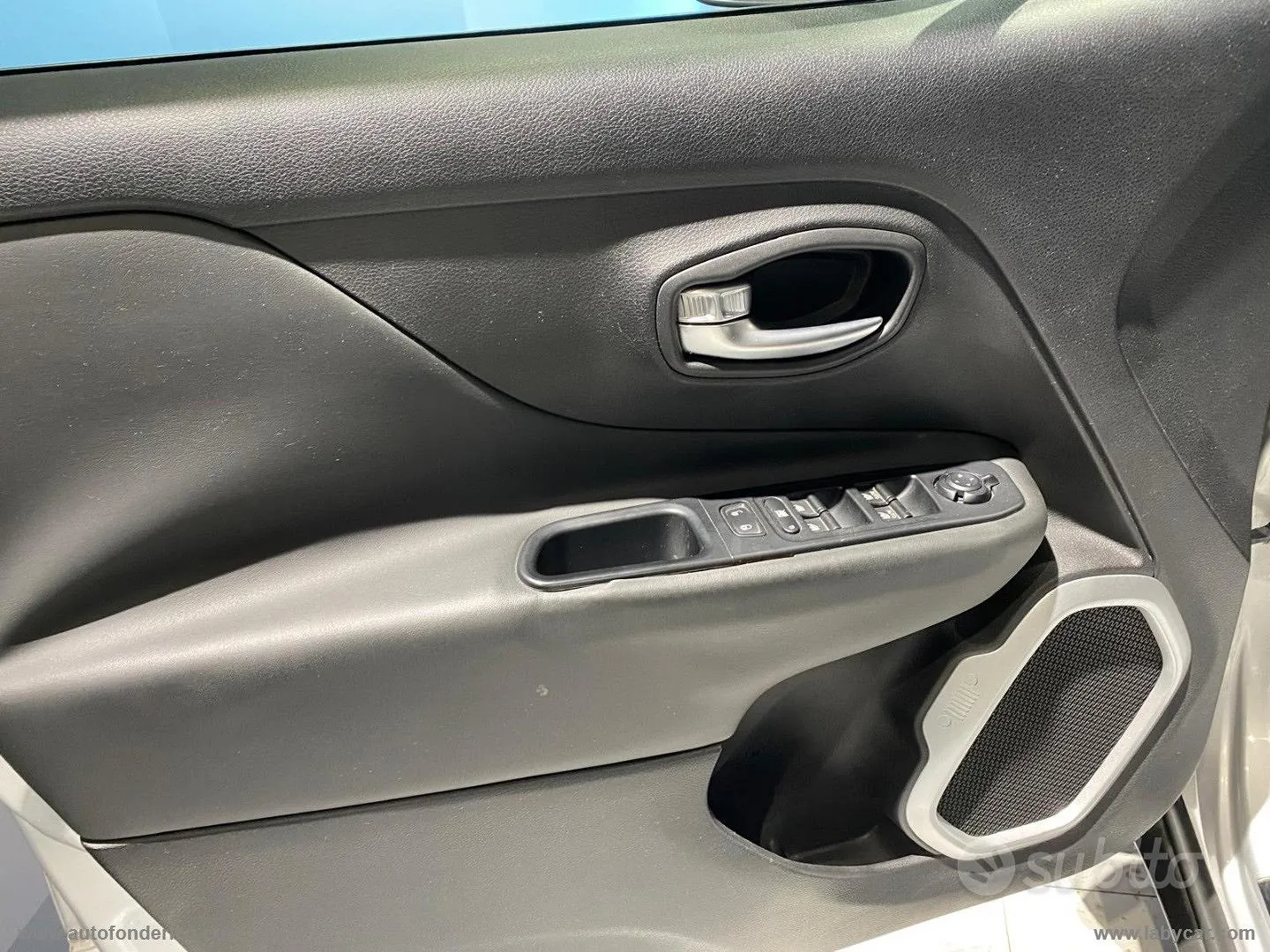 Jeep Renegade 2015 photo 5