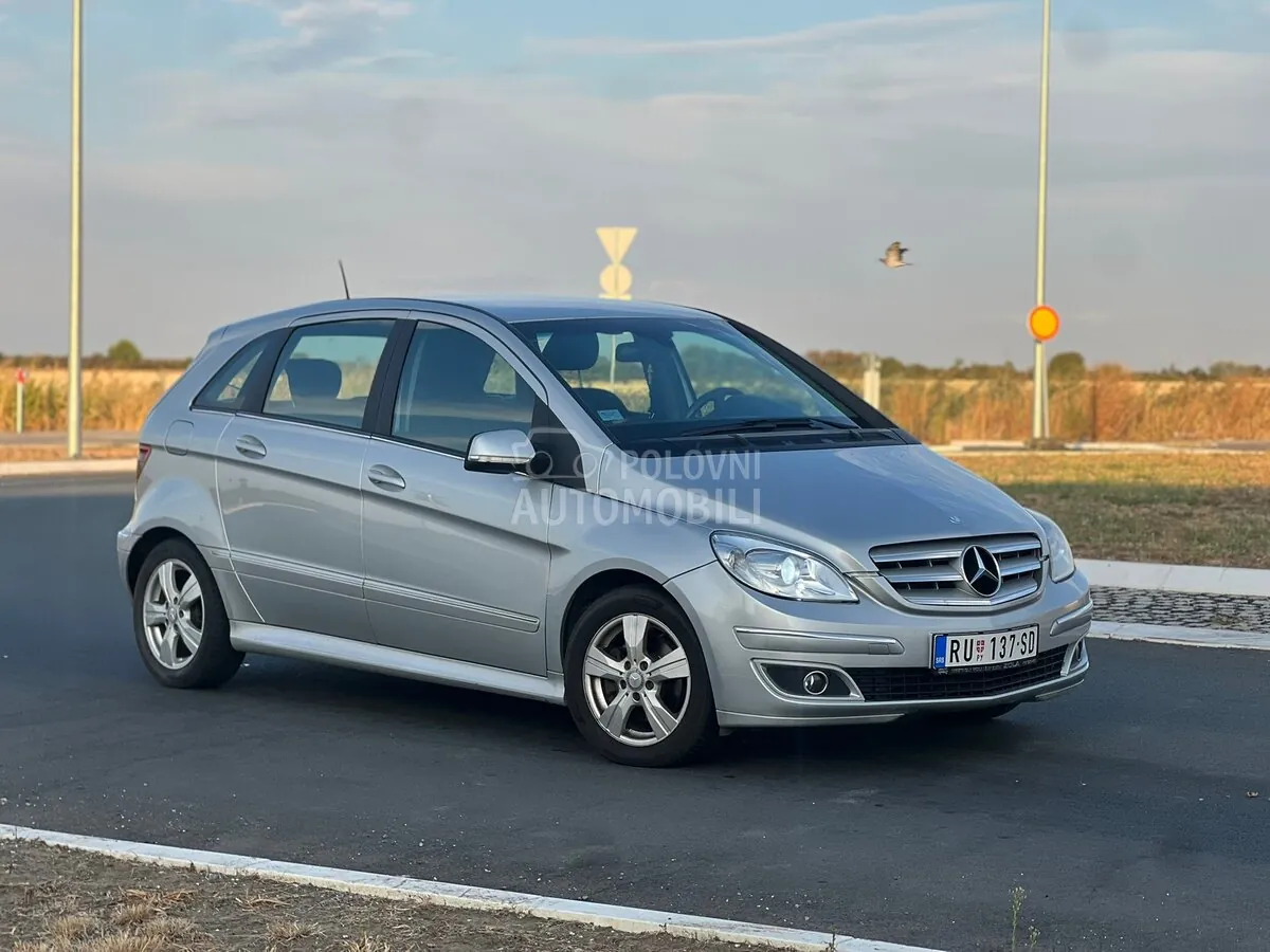 Mercedes-Benz B 180 2010 photo 5