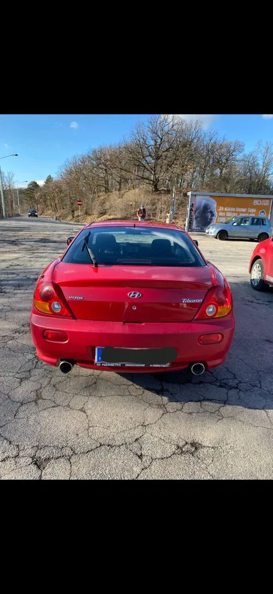 Hyundai Tiburon 2004 photo 2