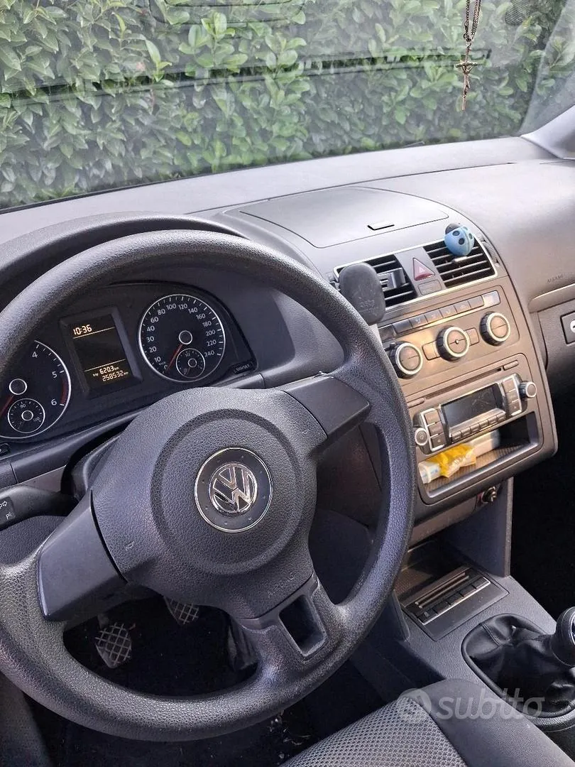Volkswagen Touran 2014 photo 5