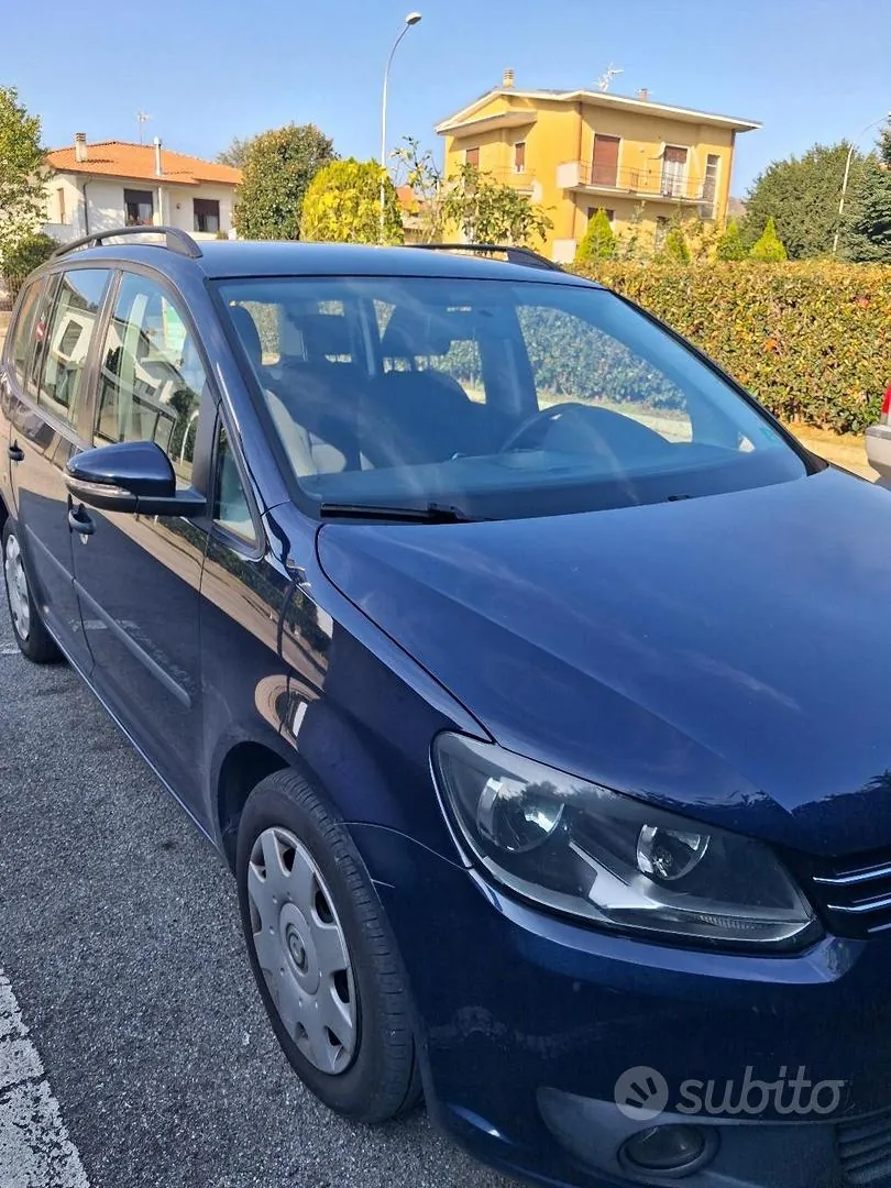 Volkswagen Touran 2014 photo 3