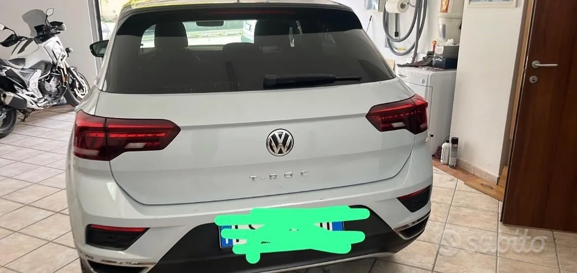 Volkswagen T-Roc 2018 photo 2