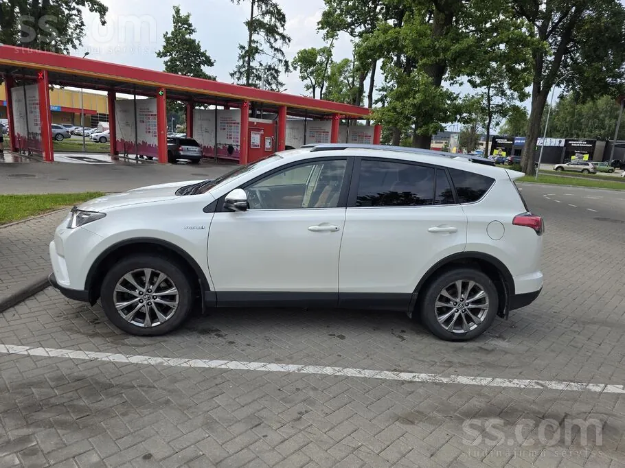 Toyota Rav4 2018 photo 2