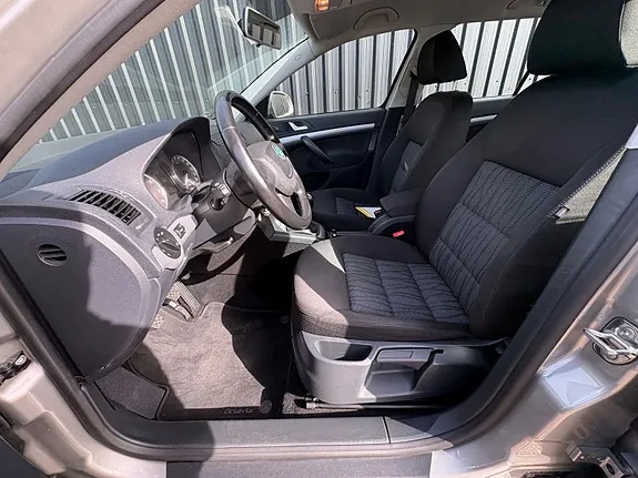 Skoda Octavia 2012 photo 5