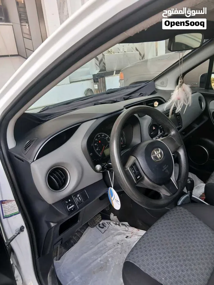 Toyota Yaris 2016 photo 2