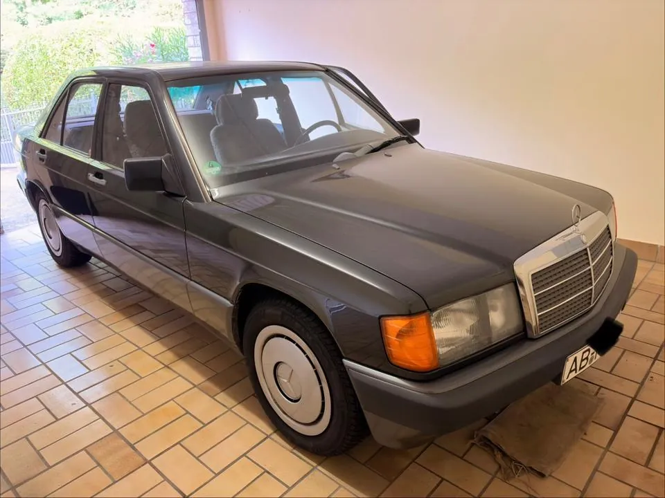 Mercedes-Benz 190 E
