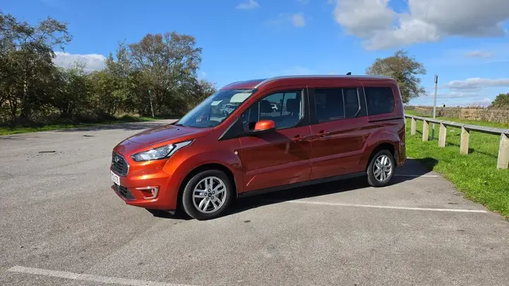 Ford Grand Tourneo Connect 2021 photo 2
