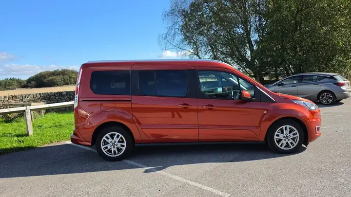 Ford Grand Tourneo Connect 2021 photo 5