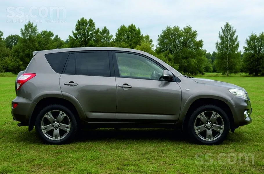 Toyota Rav4 2010 photo 2