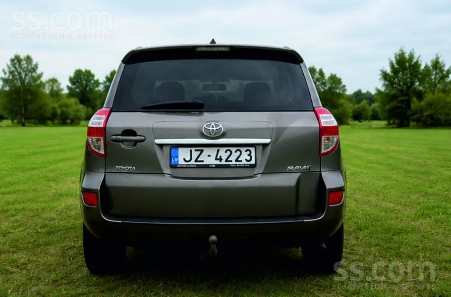 Toyota Rav4 2010 photo 4