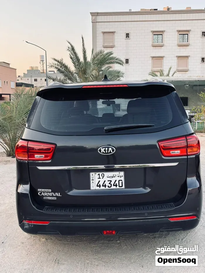 Kia Carnival 2021 photo 3