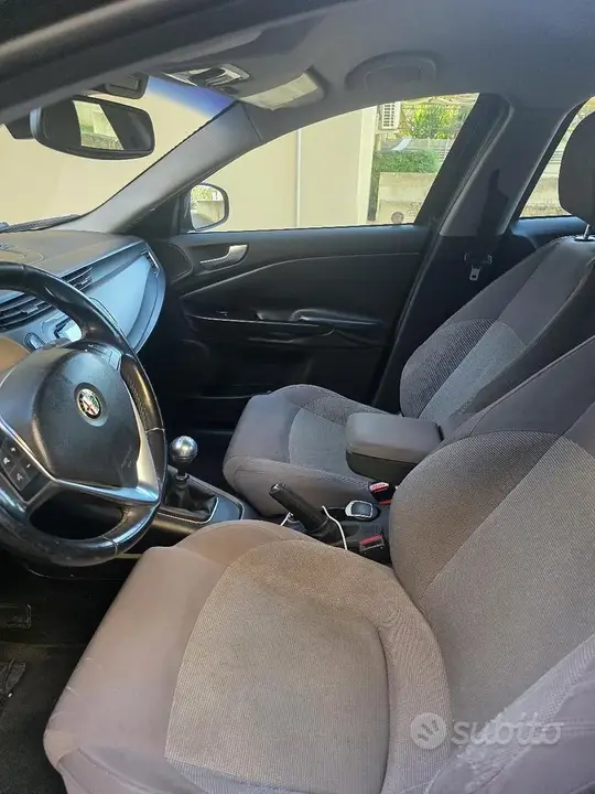 Alfa Romeo Giulietta 2015 photo 4