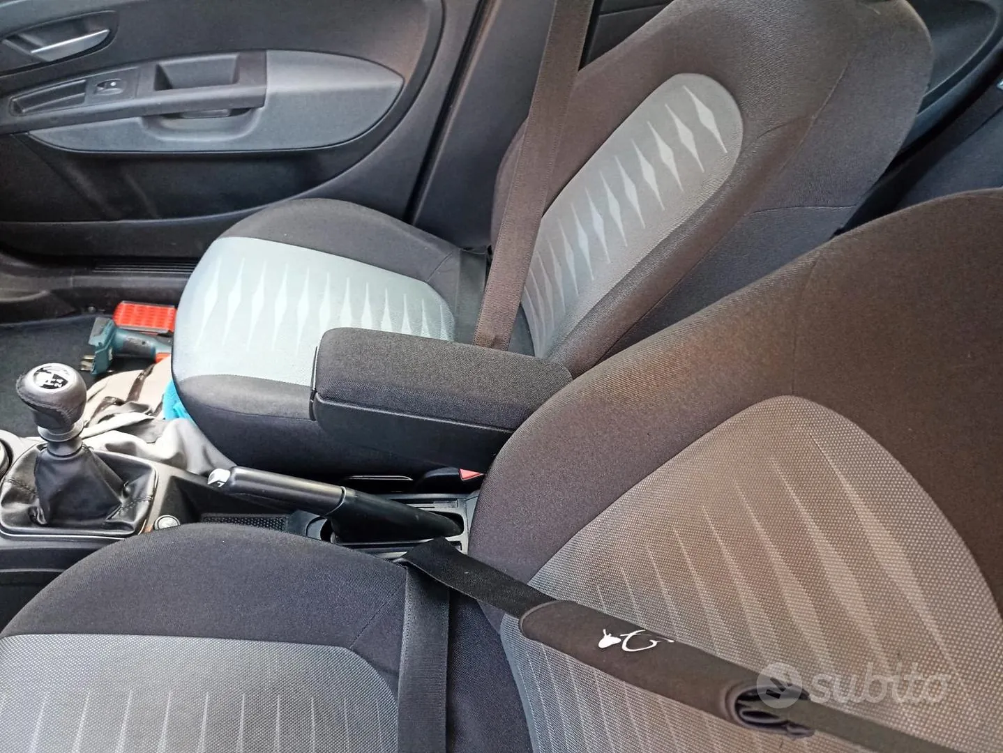 Fiat Grande Punto 2010 photo 5