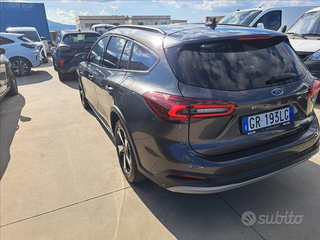 Ford Focus 2023 photo 2