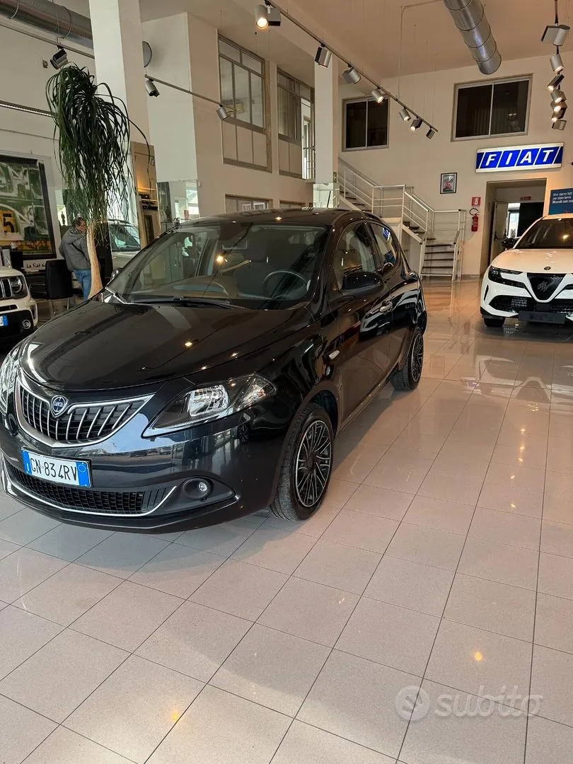 Lancia Ypsilon