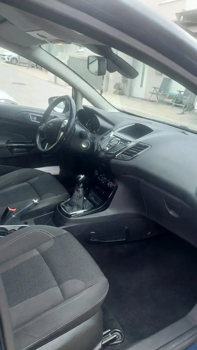 Ford Fiesta 2015 photo 3