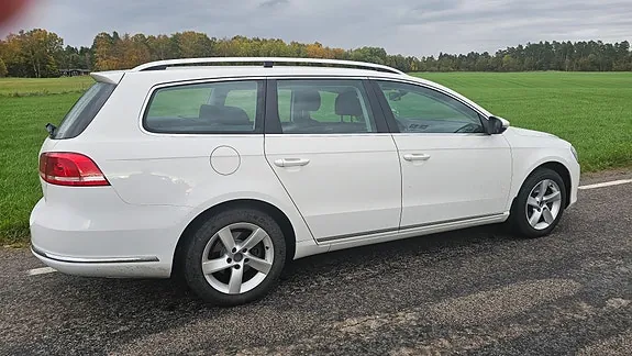 Volkswagen Passat 2012 photo 2
