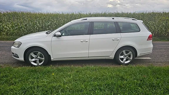 Volkswagen Passat 2012 photo 4