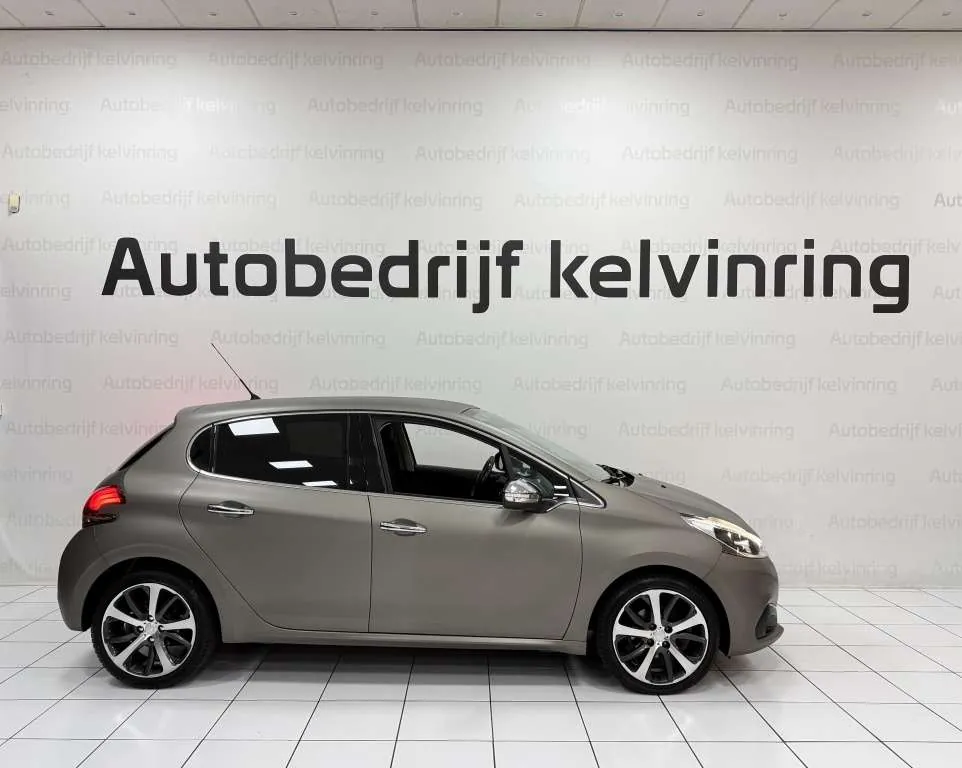 Peugeot 208 2016 photo 5