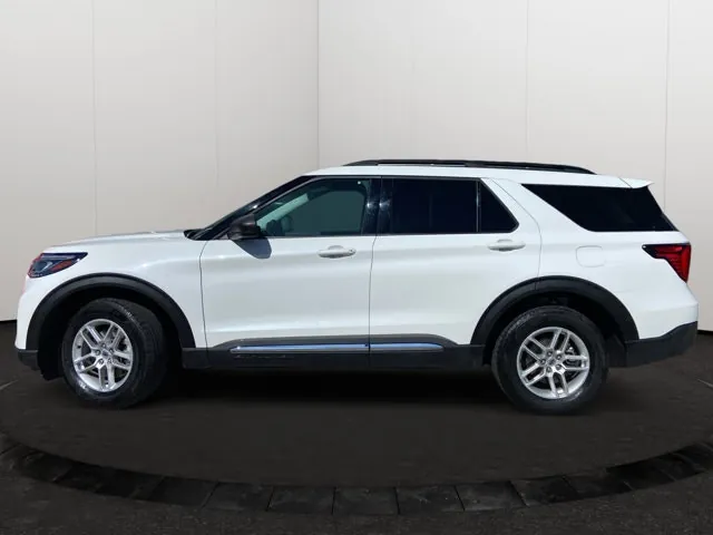 Ford Explorer 2025 photo 2