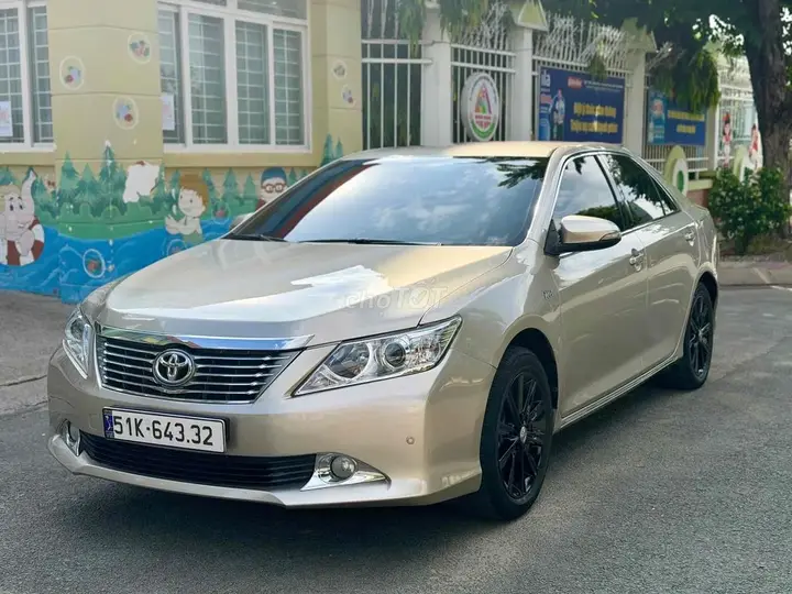 Toyota Camry 2013 photo 2