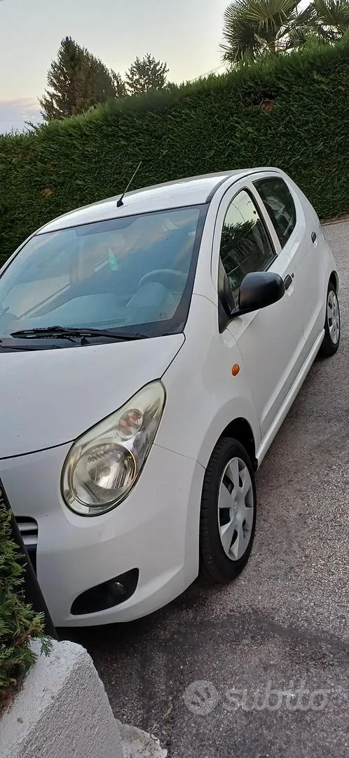 Suzuki Alto 2011 photo 4