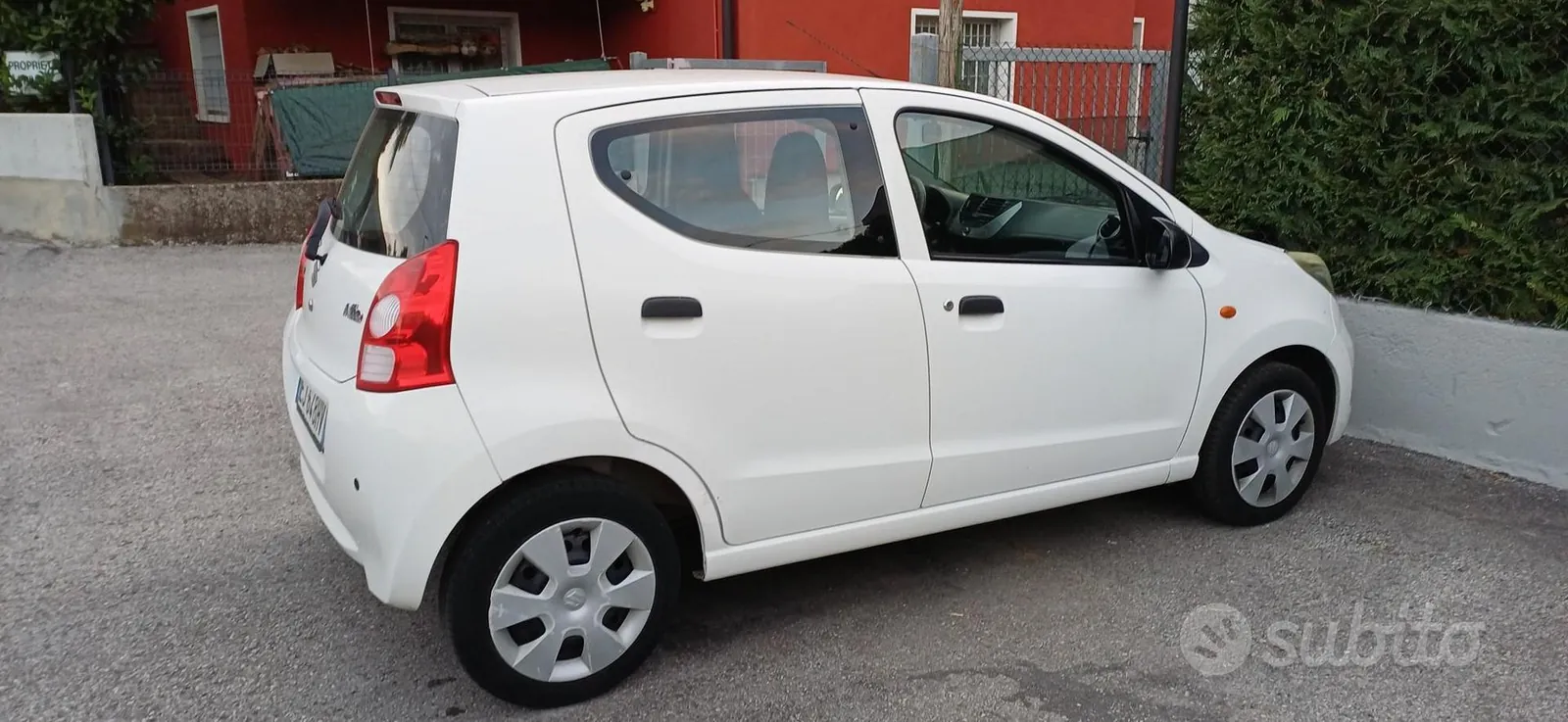 Suzuki Alto 2011 photo 3