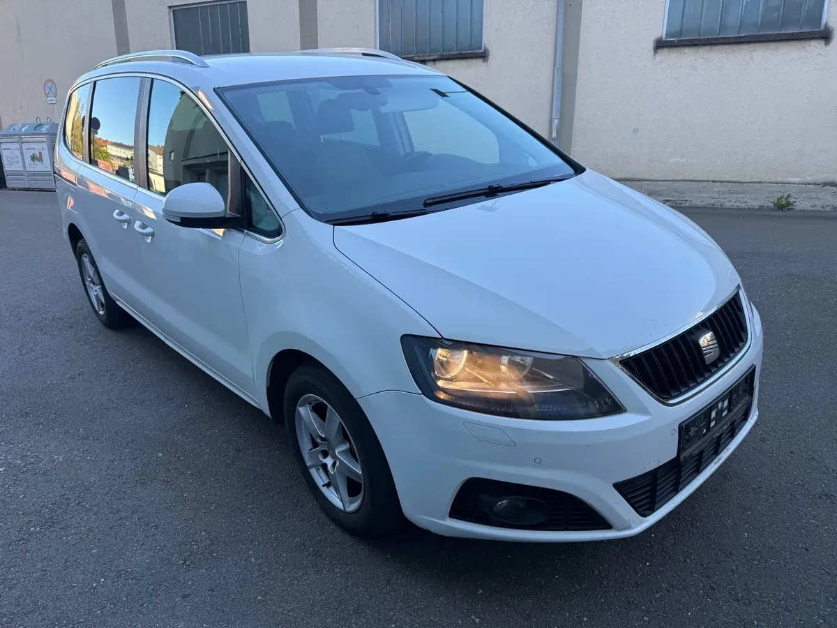 Seat Alhambra 2011 photo 3