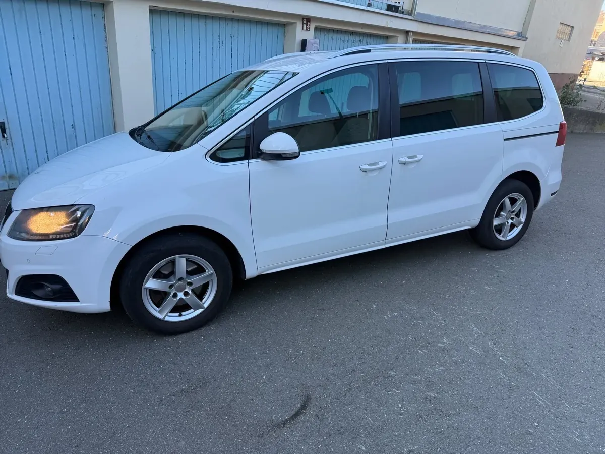 Seat Alhambra 2011 photo 2