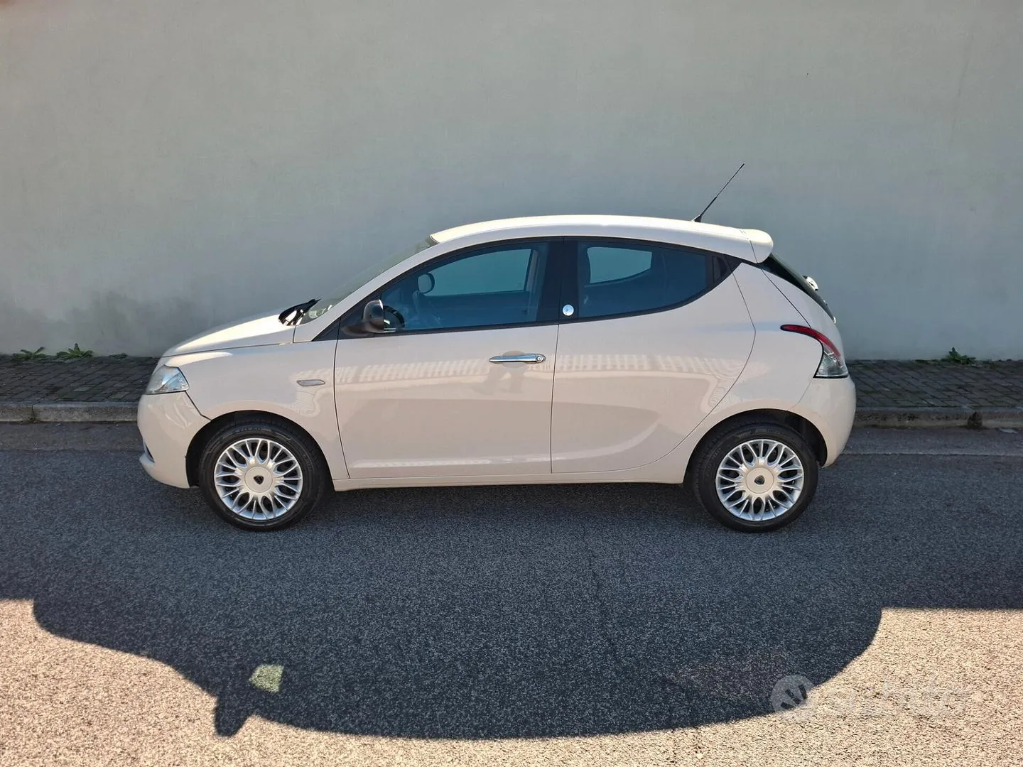 Lancia Ypsilon 2017 photo 2