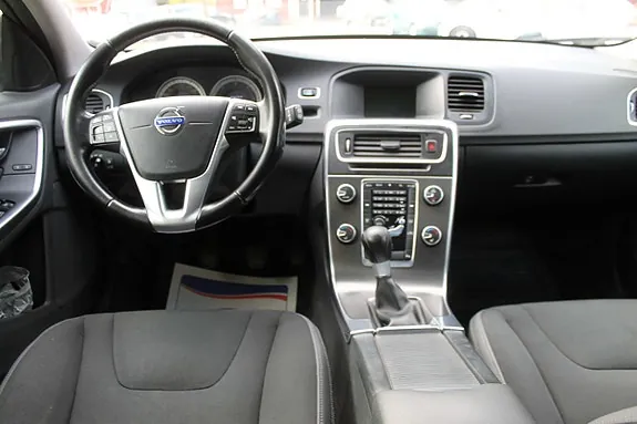 Volvo V60 2012 photo 4
