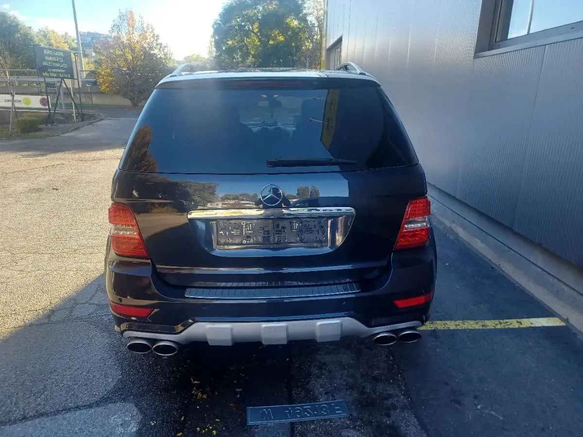 Mercedes-Benz M-Class 2010 photo 2