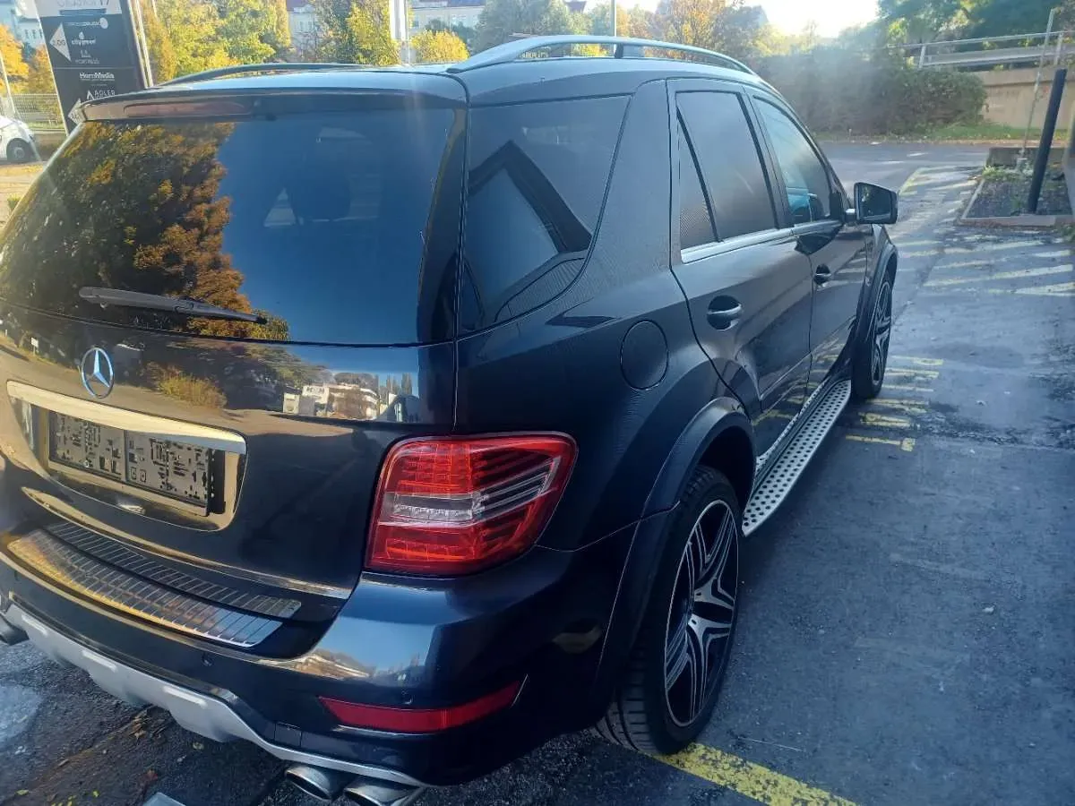 Mercedes-Benz M-Class 2010 photo 3