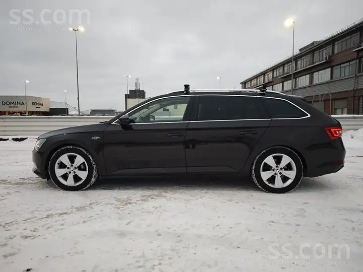 Skoda Superb 2018 photo 2