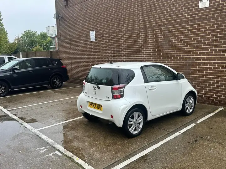 Toyota Iq 2014 photo 5
